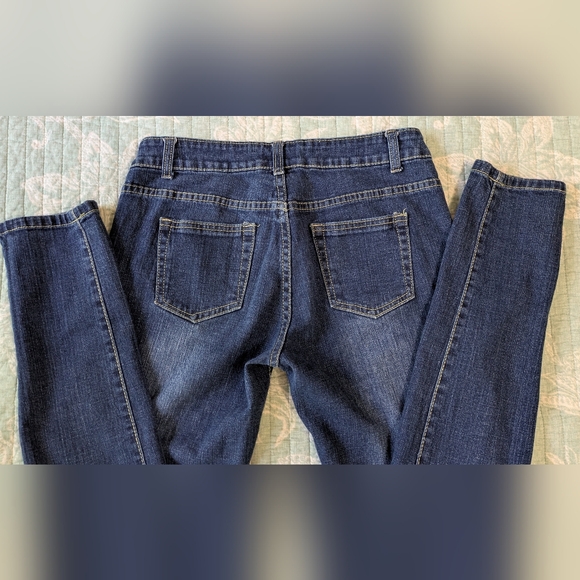 Junior's Crystal Vogue Blue Denim Jeans, Size 9 Jr. - Picture 3 of 7